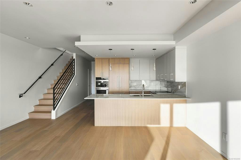 2-2525 Rothesay Avenue - 5