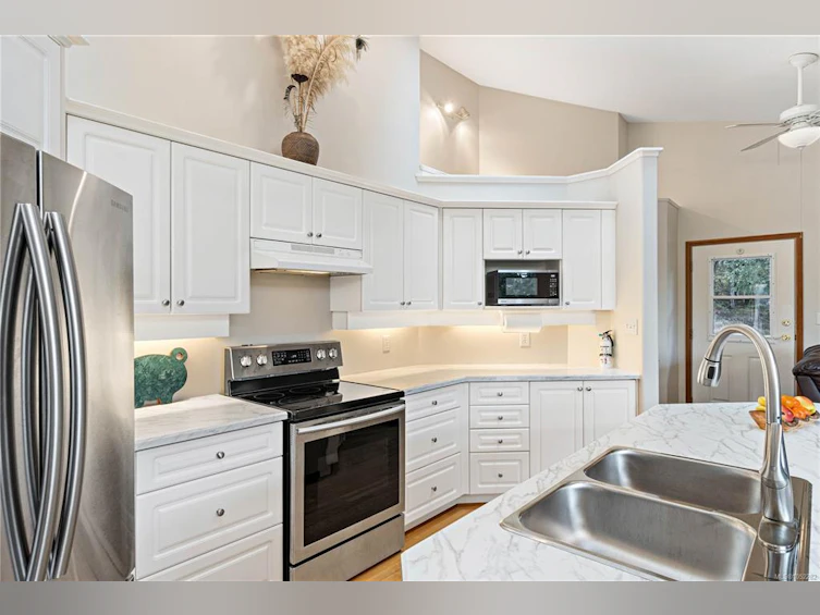 1990 Rena Road, Nanoose, BC, V9P 9B1 - 3