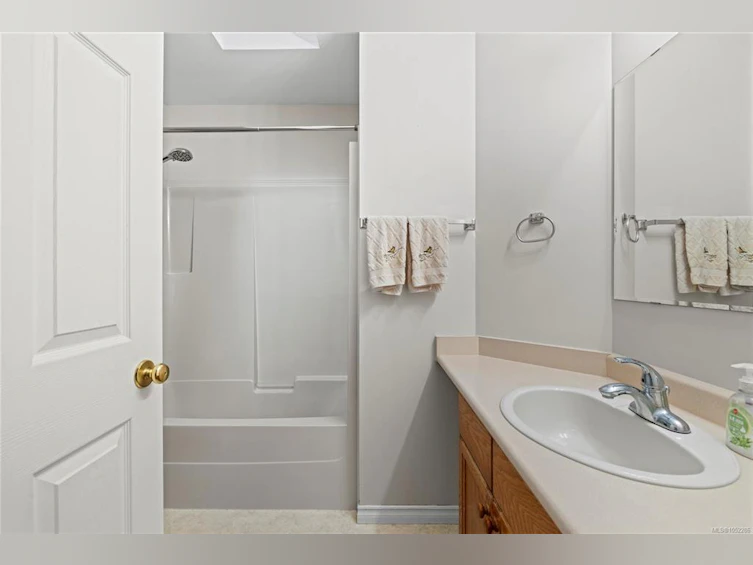 113-240 E Stanford Avenue, Parksville, BC, V9P 2K8 - 29