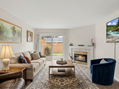 113-240 E Stanford Avenue - 2