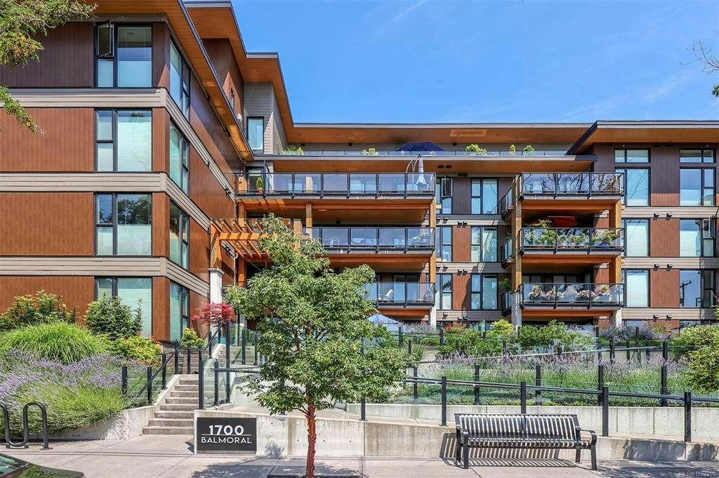 208-1700 Balmoral Avenue, Comox, BC, V9M 2N1