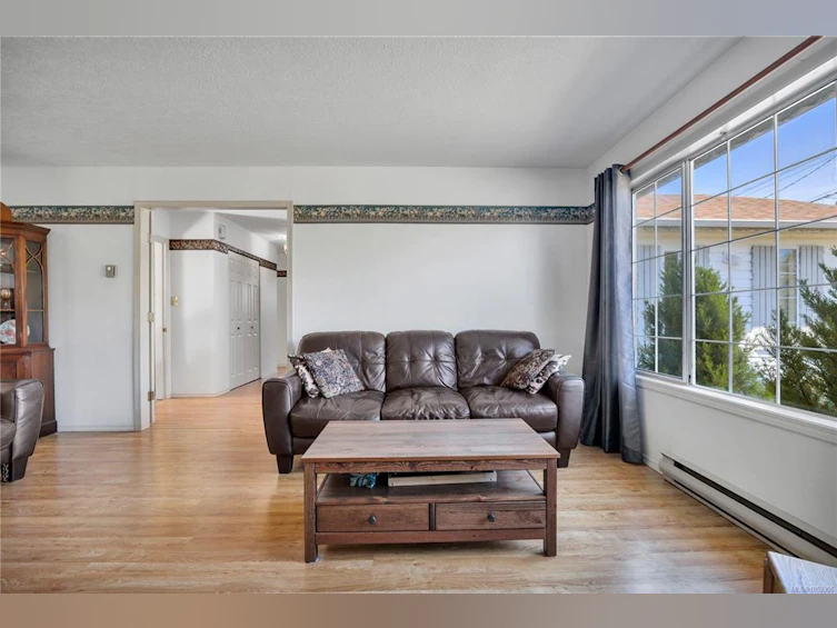 702 Forsyth Avenue, Parksville, BC, V9P 1E7 - 11