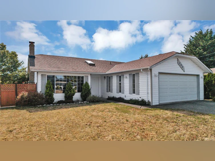 702 Forsyth Avenue, Parksville, BC, V9P 1E7