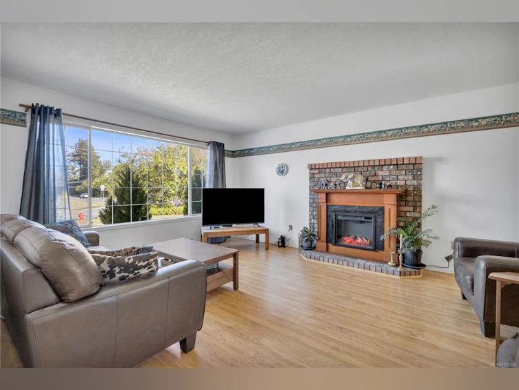 702 Forsyth Avenue, Parksville, BC, V9P 1E7 - 6
