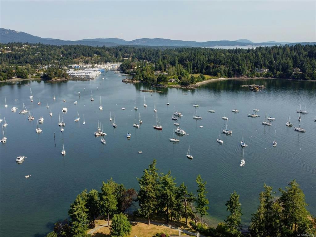 2030 Salem Terrace, North Saanich, BC, V8L 5J4