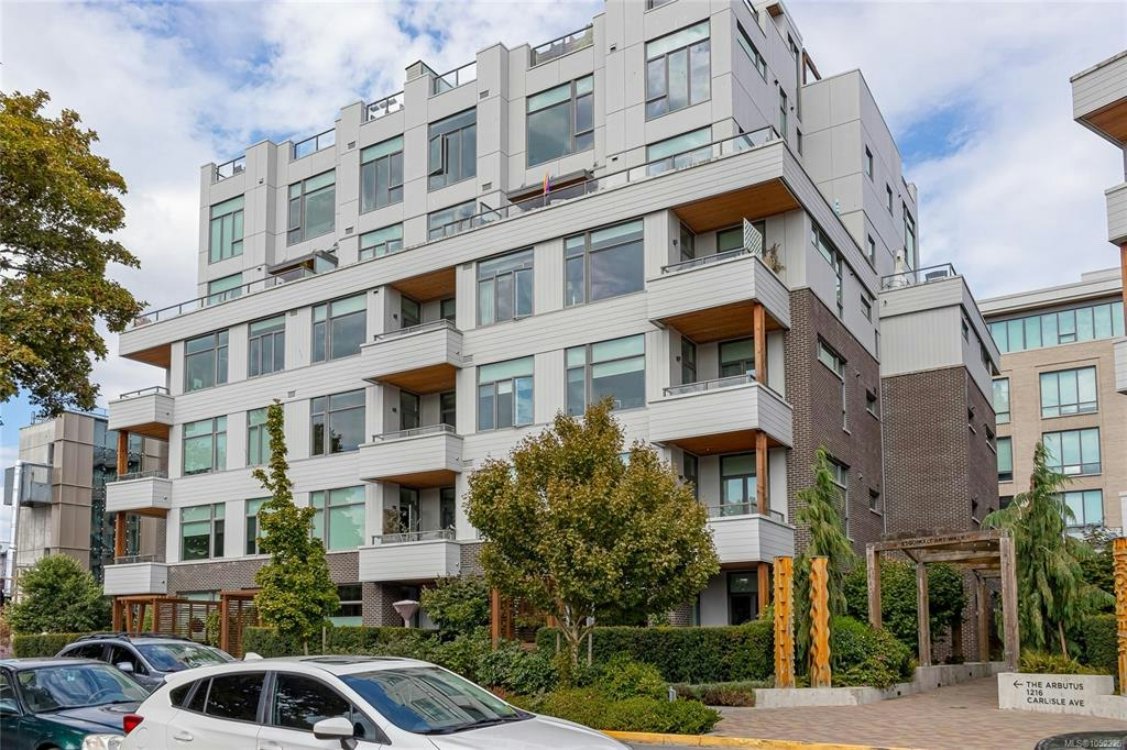 304-501 Park Place, Esquimalt, BC, V9A 0H3