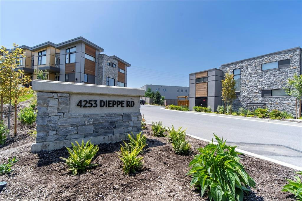 29-4253 Dieppe Road, Saanich, BC, V8X 2N2