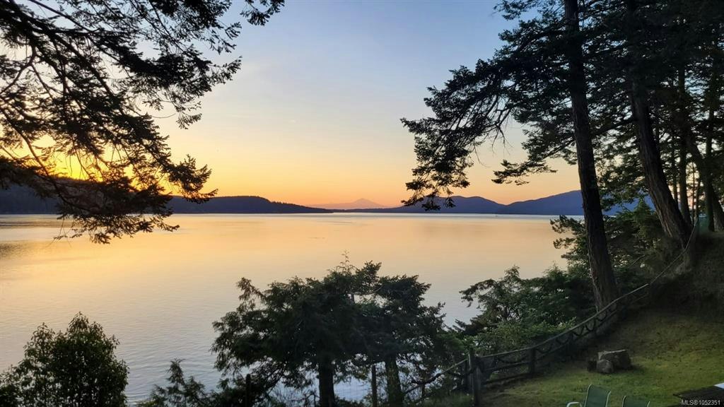 4218 Armadale Road, Pender Island, BC, V0N 2M1