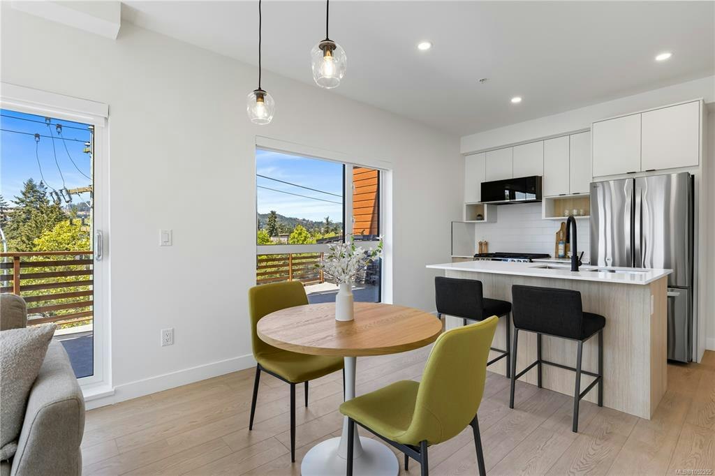 421-2629 Millstream Road - 2