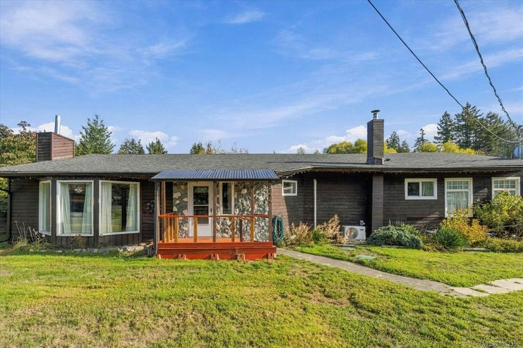 944 Poplar Way, Hilliers, BC, V9K 1V8