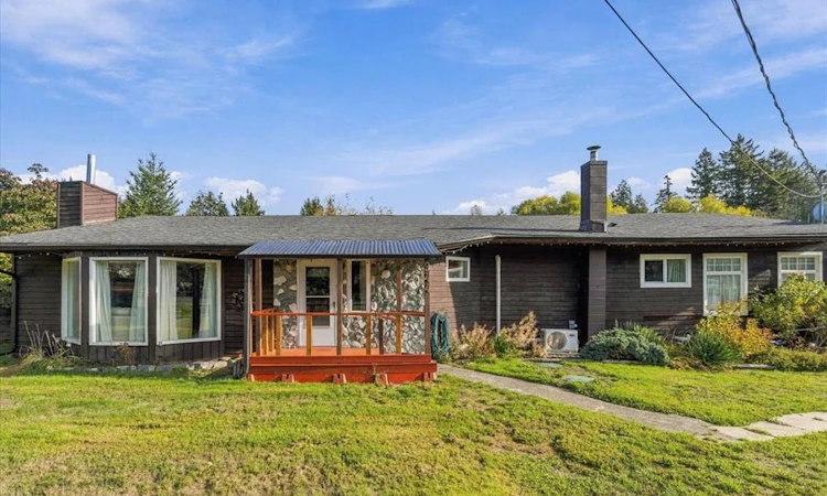 944 Poplar Way
