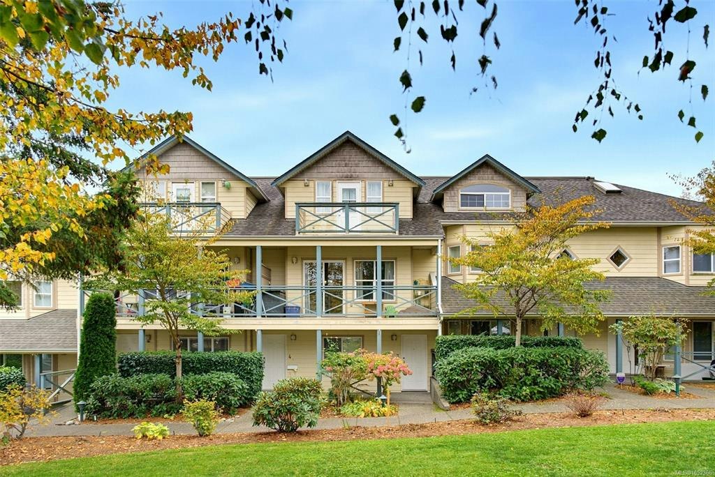 3-1953 Lisnoe Avenue, Central Saanich, BC, V8M 2J9