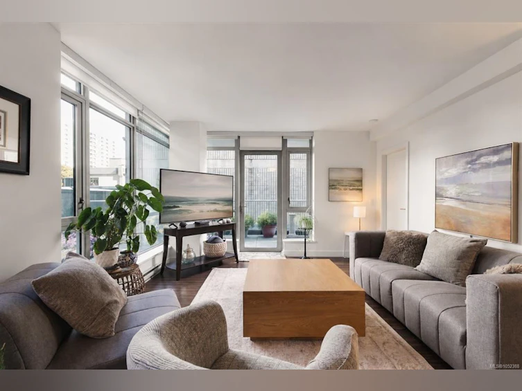 204-838 Broughton Street, Victoria, BC, V8W 1E4 - 2