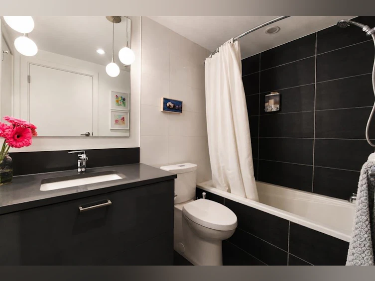204-838 Broughton Street, Victoria, BC, V8W 1E4 - 12
