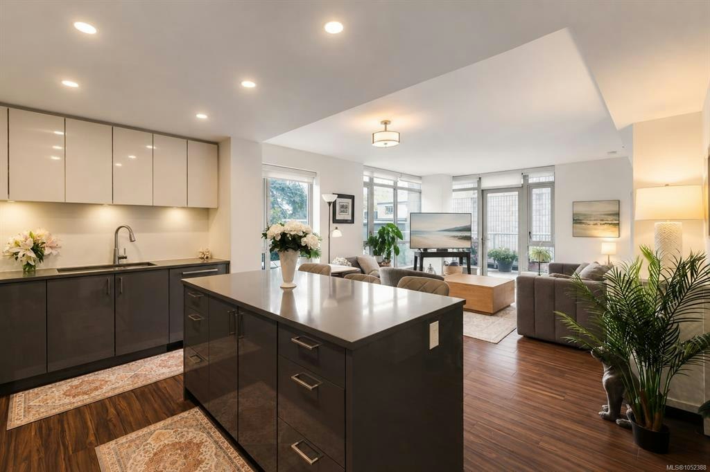 204-838 Broughton Street, Victoria, BC, V8W 1E4 - 7