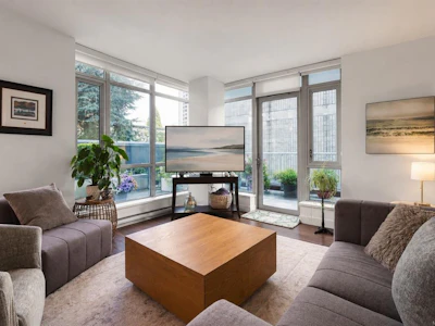 204-838 Broughton Street - 3