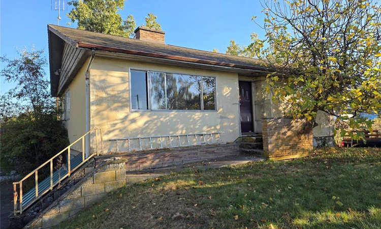 2766 Island View Road