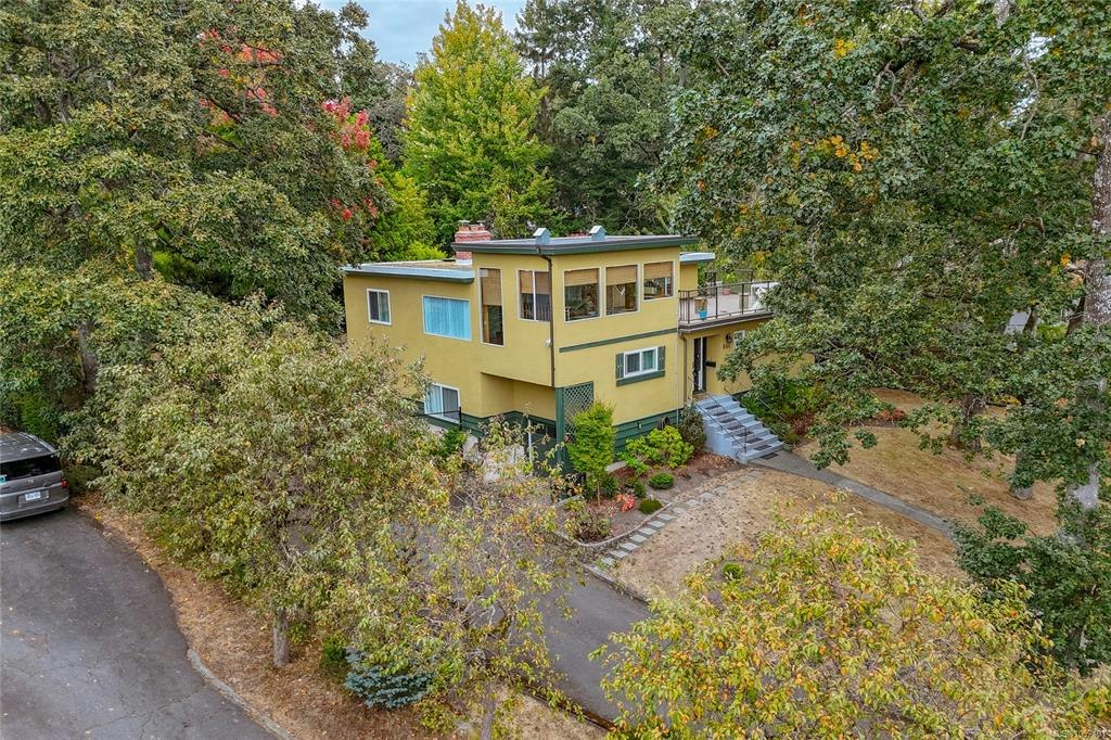 644 Fernhill Road, Esquimalt, BC, V9A 4Y9