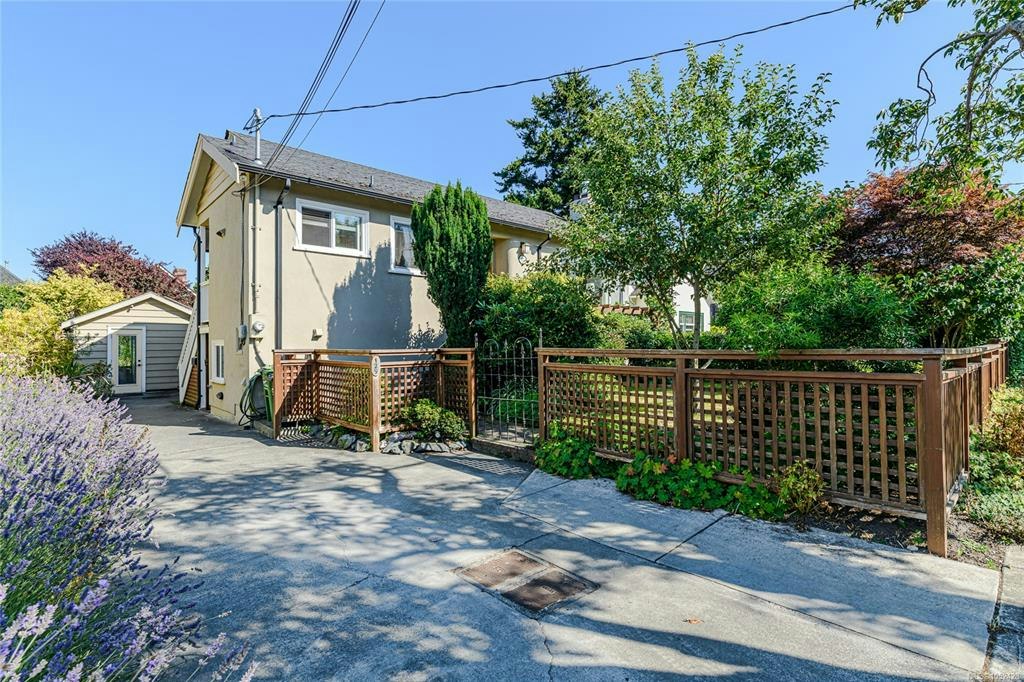 129 Moss Street, Victoria, BC, V8V 4M2