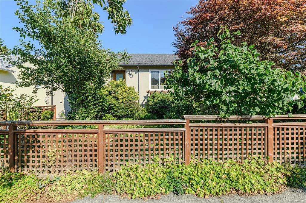 129 Moss Street, Victoria, BC, V8V 4M2