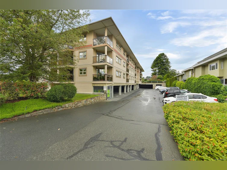 301-1694 Cedar Hill Cross Road, Saanich, BC, V8P 2P7 - 28
