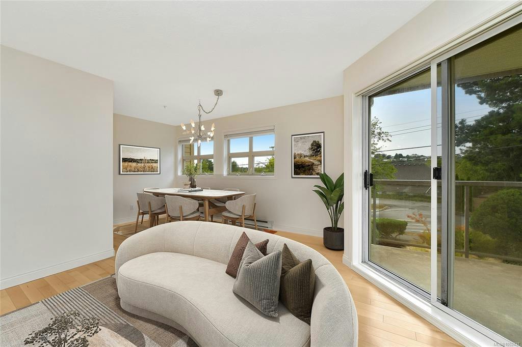 301-1694 Cedar Hill Cross Road, Saanich, BC, V8P 2P7 - 4
