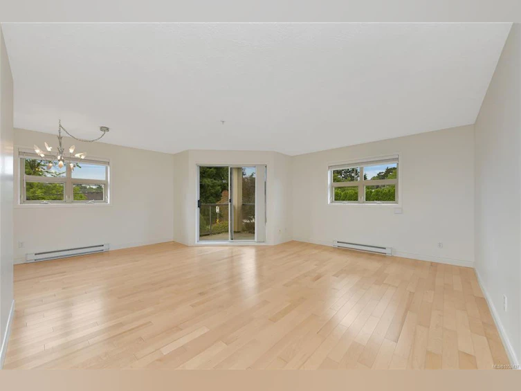 301-1694 Cedar Hill Cross Road, Saanich, BC, V8P 2P7 - 3