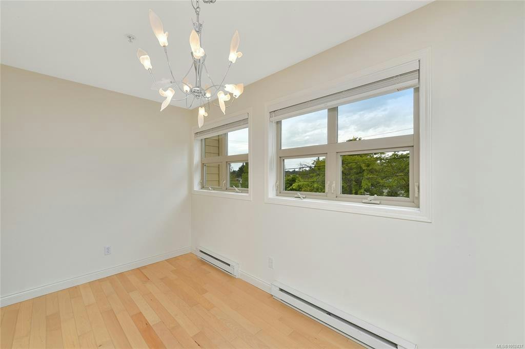 301-1694 Cedar Hill Cross Road, Saanich, BC, V8P 2P7 - 11
