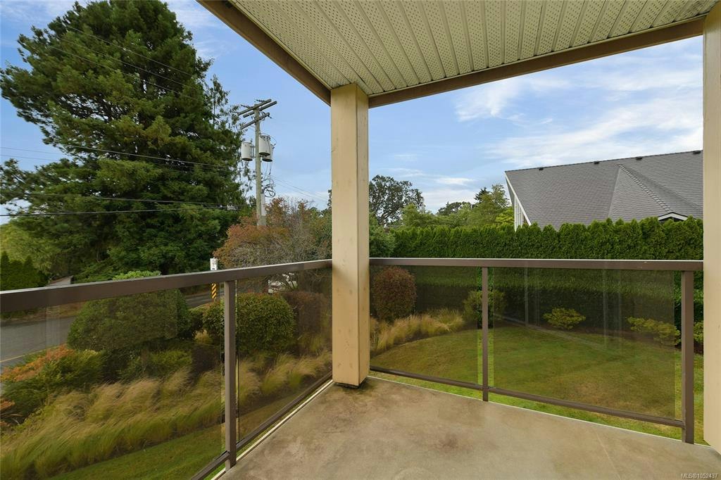 301-1694 Cedar Hill Cross Road, Saanich, BC, V8P 2P7 - 25