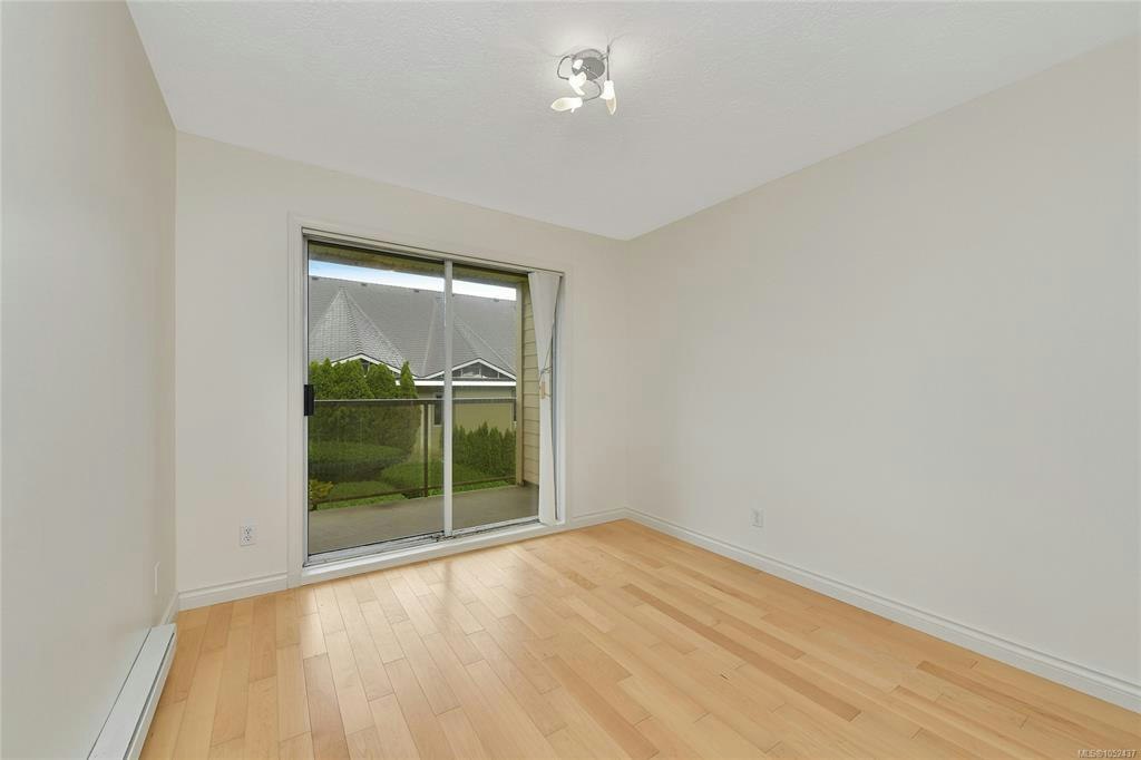 301-1694 Cedar Hill Cross Road, Saanich, BC, V8P 2P7 - 14