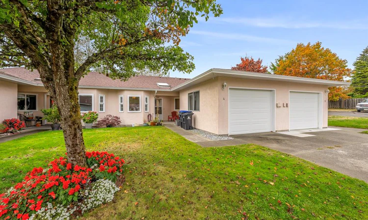 4-2030 Robb Avenue