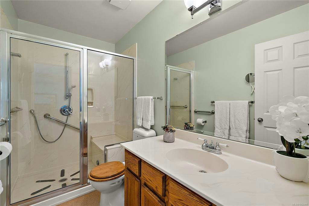 3998 Hopesmore Drive, Saanich, BC, V8N 6A3 - 19