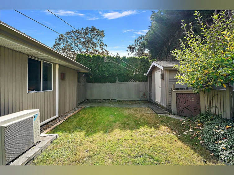 3998 Hopesmore Drive, Saanich, BC, V8N 6A3 - 26