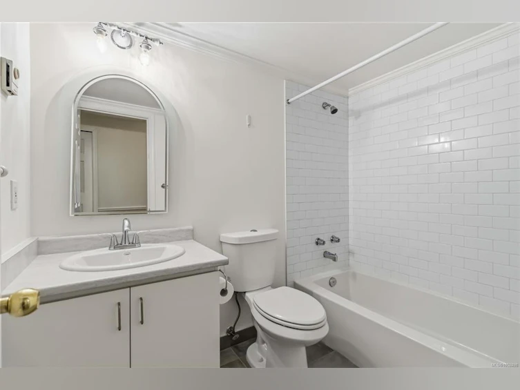 102-1270 Johnson Street, Victoria, BC, V8V 3P1 - 24