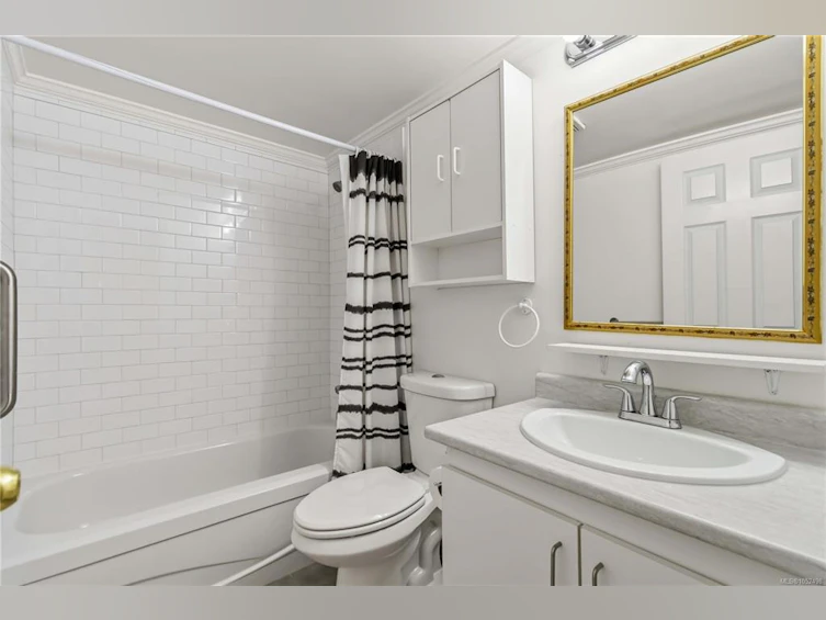 102-1270 Johnson Street, Victoria, BC, V8V 3P1 - 21