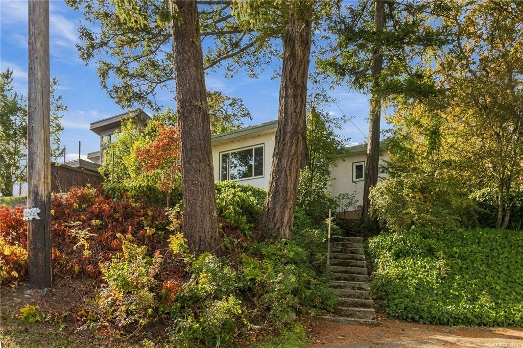 3904 Wilkinson Road, Saanich, BC, V8Z 5A2