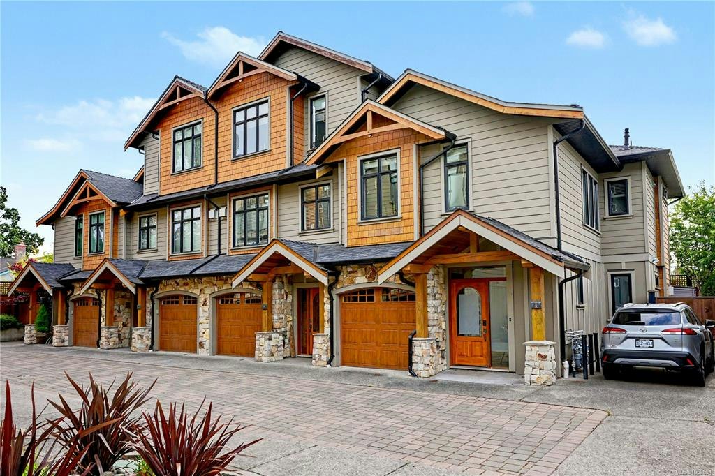 4-2622 Shelbourne Street, Victoria, BC, V8R 4L9