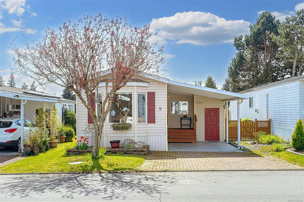 9-7583 Central Saanich Road, Central Saanich, BC, V8M 2B6 - 2
