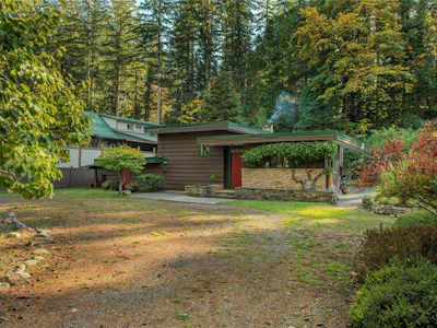 2691 Campbell River Road - 2