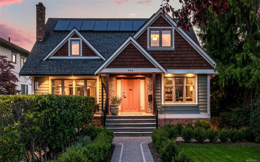 964 Newport Avenue, Oak Bay, BC, V8S 5C9