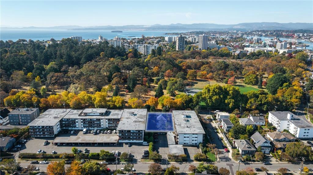 956 Heywood Avenue, Victoria, BC, V8V 2Y4