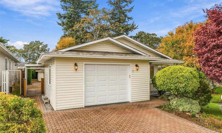 3 Eagle Lane