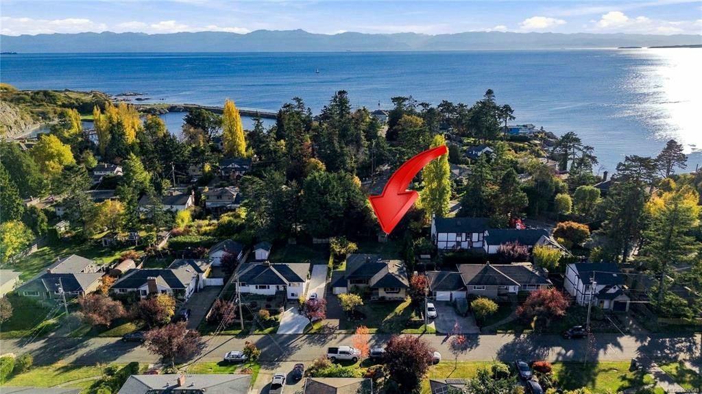 1161 Hadfield Avenue, Esquimalt, BC, V9A 5N8