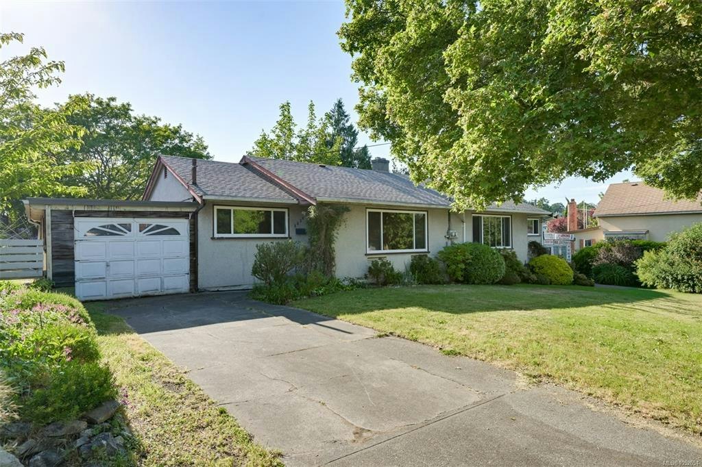 2550/2552 Belmont Avenue, Victoria, BC, V8R 4A4