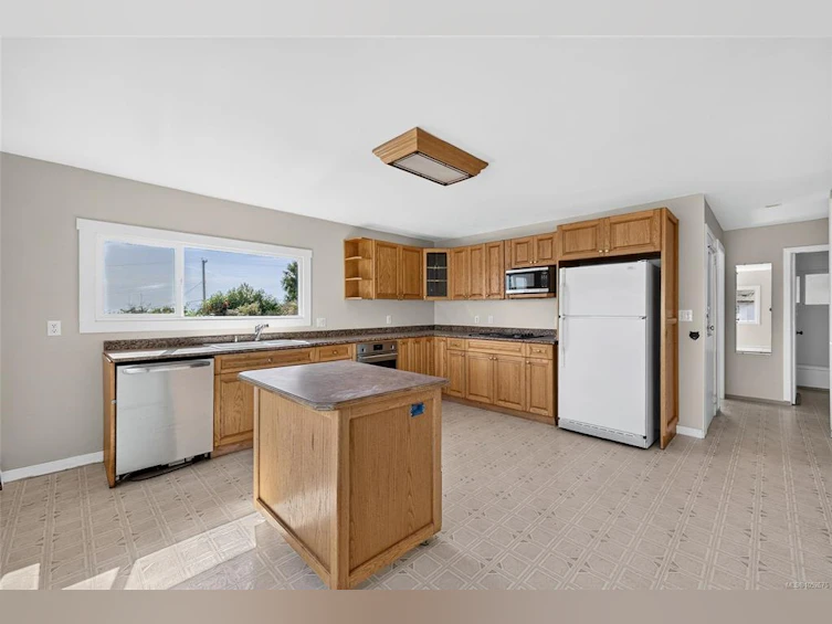 131 Milburn Drive, Colwood, BC, V9C 1T7 - 6