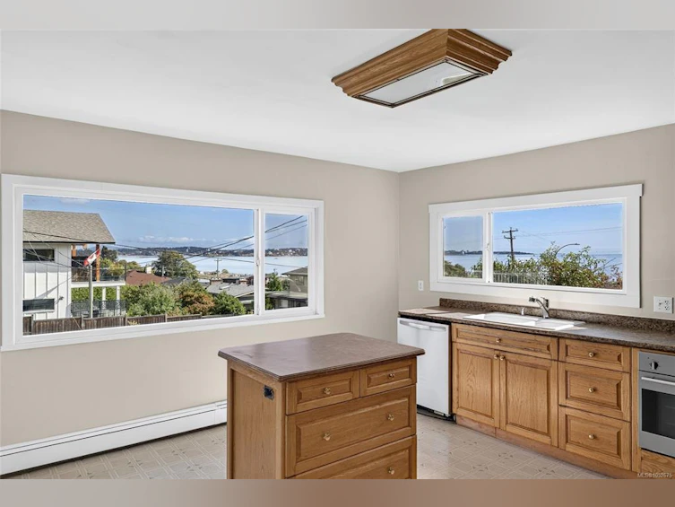 131 Milburn Drive, Colwood, BC, V9C 1T7 - 7