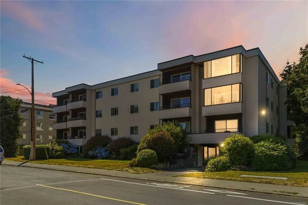 401-1571 Mortimer Street, Saanich, BC, V8P 3A7 - 2