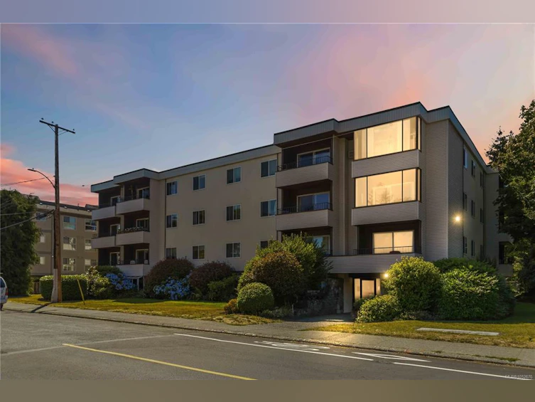 401-1571 Mortimer Street, Saanich, BC, V8P 3A7 - 2