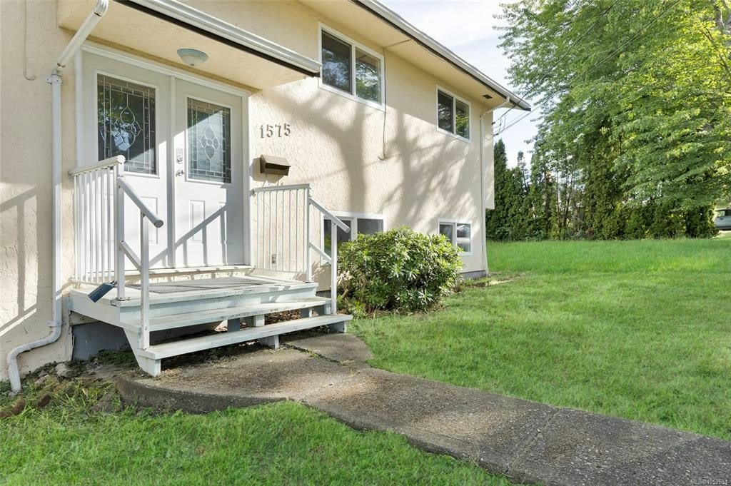 1575 Burton Avenue - 3
