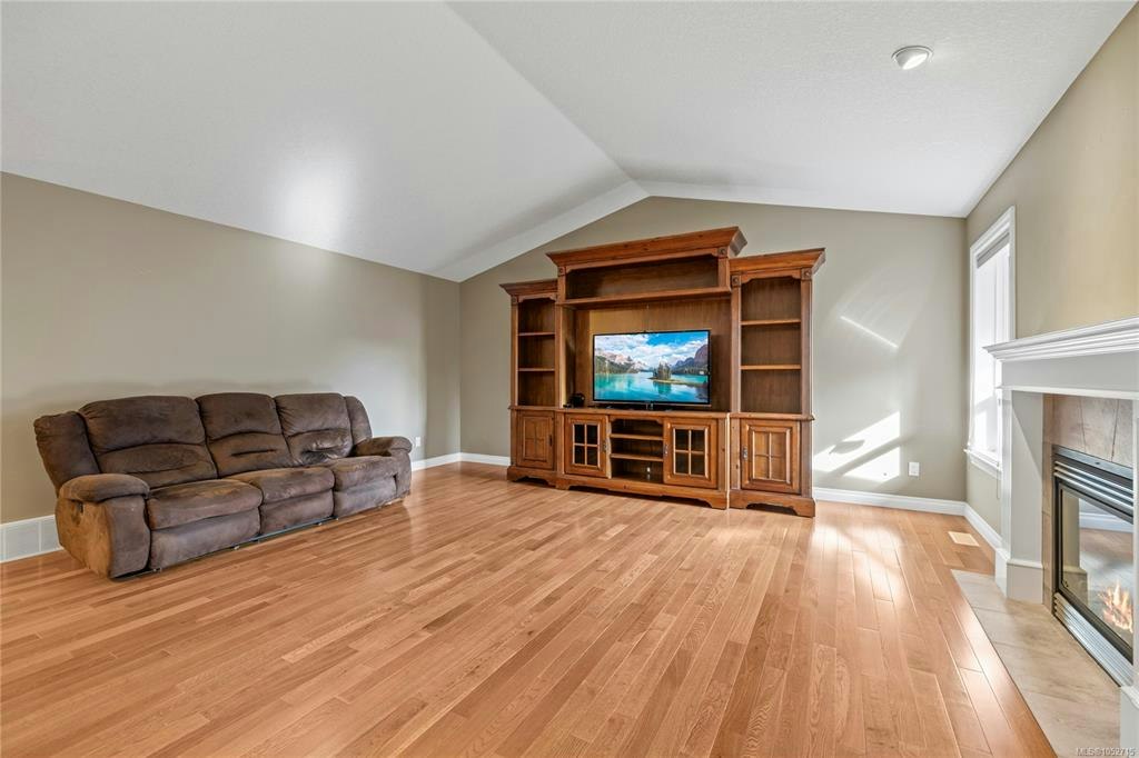 315 Crabapple Crescent - 3